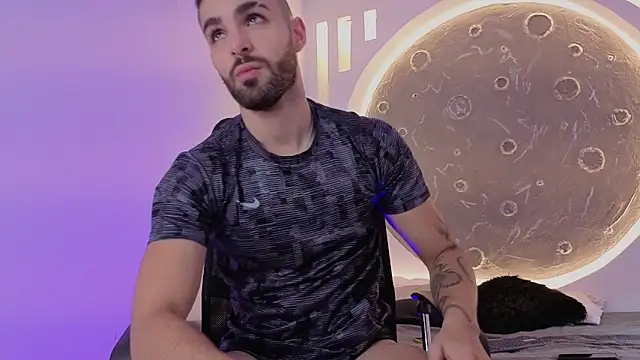 Snapshot of Apolo_lux1 chatting on 1, 6, 2026 Apolo lux1 online show from 1, 6, 2026