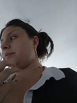 yessica gomez01 online show from 10, 6, 2026