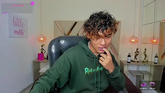 Anyelo Twink online show from 18, 6, 2026