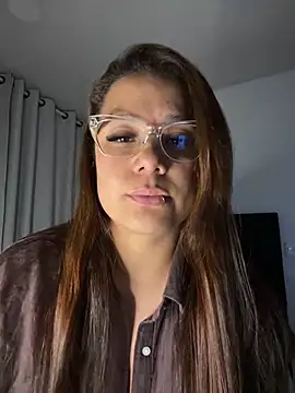 Pretty  Milf online show from 14, 6, 2026