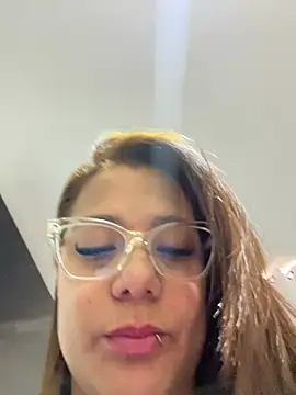 Pretty  Milf online show from 21, 6, 2026