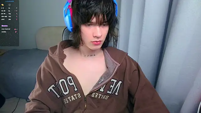 LeonBoykisser online show from 7, 6, 2026