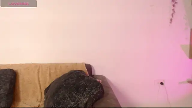 chloe peach  online show from 3, 6, 2026