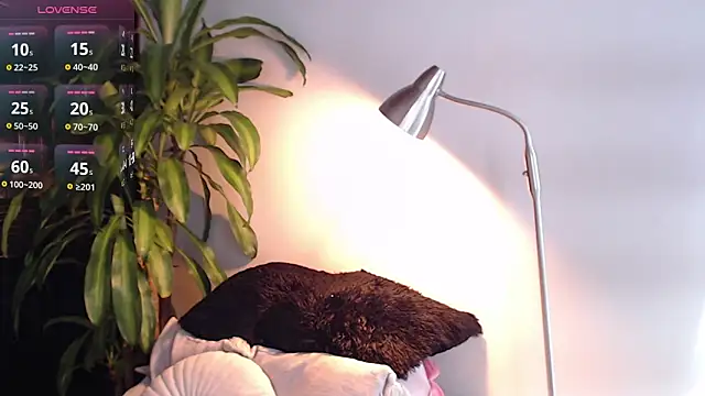 Snapshot of Mia_Volkova_ chatting on 20, 6, 2026 Mia Volkova online show from 20, 6, 2026