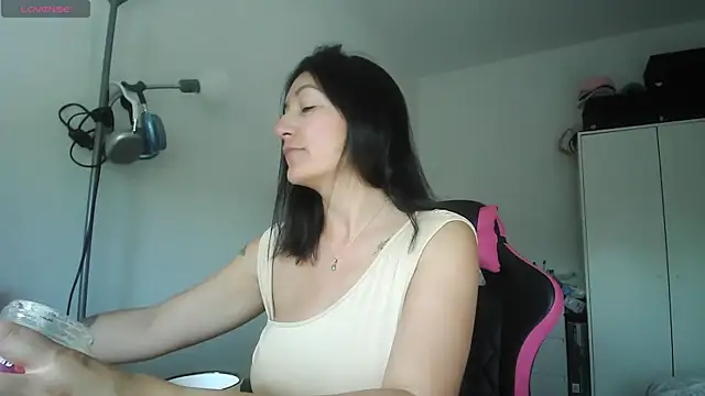Yulian Milf online show from 31, 5, 2026