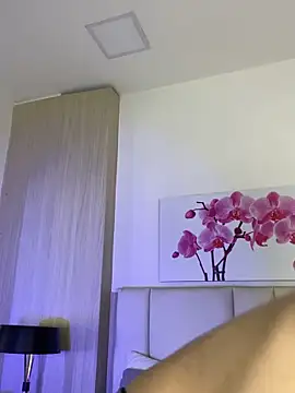 JuliaColemann online show from 4, 6, 2026