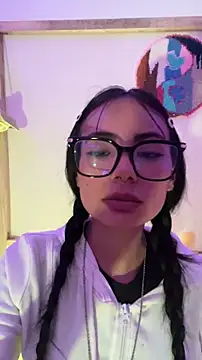  Lucycherry online show from 5, 6, 2026