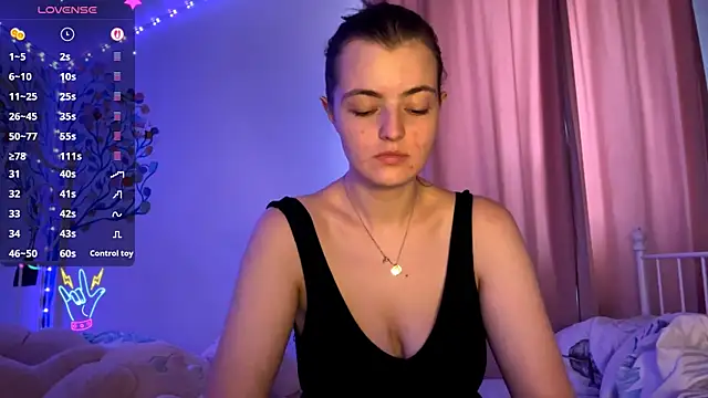 Snapshot of MistressBabe chatting on 2, 7, 2026 MistressBabe online show from 2, 7, 2026