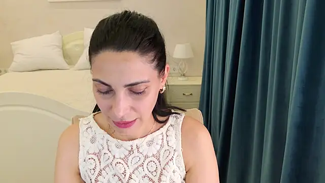 LovelyBeatrice online show from 20, 6, 2026