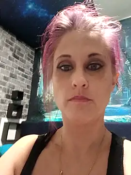 BusyB1983 online show from 22, 6, 2026