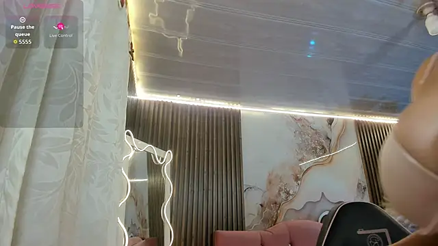 SABRIINA TAY online show from 13, 6, 2026