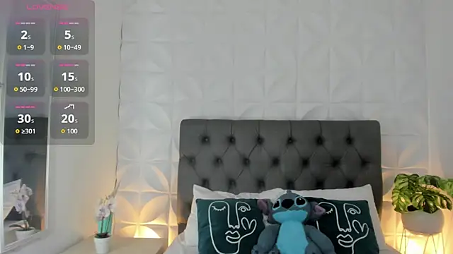 Snapshot of valeryn__rosse chatting on 10, 6, 2026 valeryn rosse online show from 10, 6, 2026