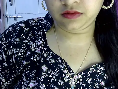 Cute Aliyaa online show from 23, 6, 2026