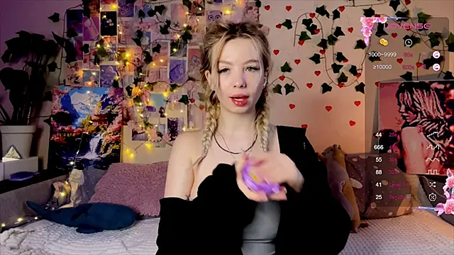 Snapshot of Akari-moon chatting on 22, 4, 2026 Akari-moon online show from 22, 4, 2026