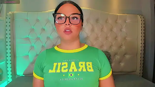 Maia Hotts online show from 9, 6, 2026