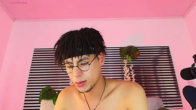 ThiiagoSaeenz online show from 6, 6, 2026