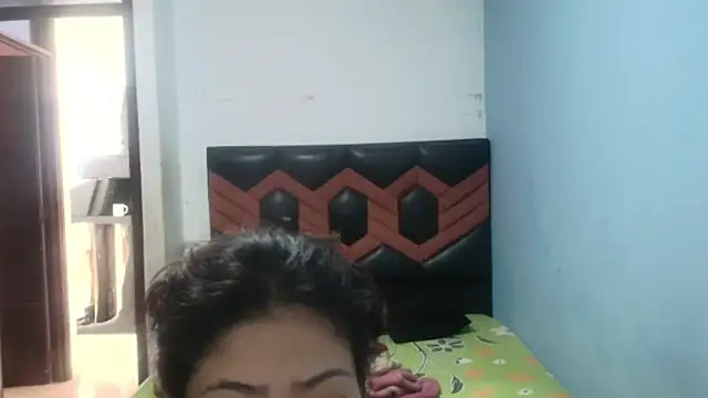 Snapshot of mialinda chatting on 4, 2, 2026 mialinda online show from 4, 2, 2026