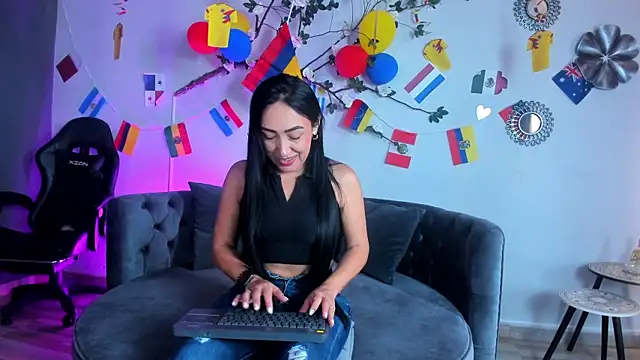 Mia Davis   online show from 21, 6, 2026