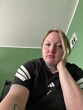 Lolaaxxx13 online show from 28, 5, 2026