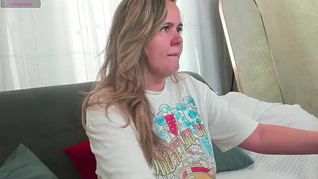 LilyBel online show from 25, 5, 2026