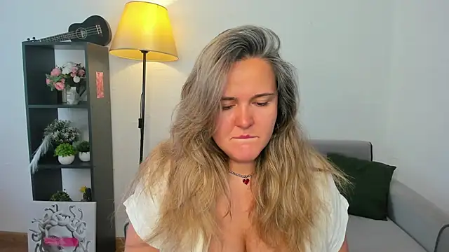 LilyBel online show from 22, 6, 2026