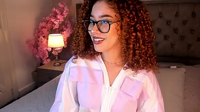 Sienna brunette online show from 8, 6, 2026