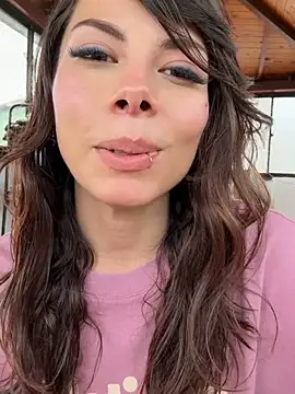 Isalove99 online show from 18, 6, 2026