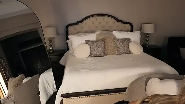 Hot Wife Amber online show from 19, 6, 2026