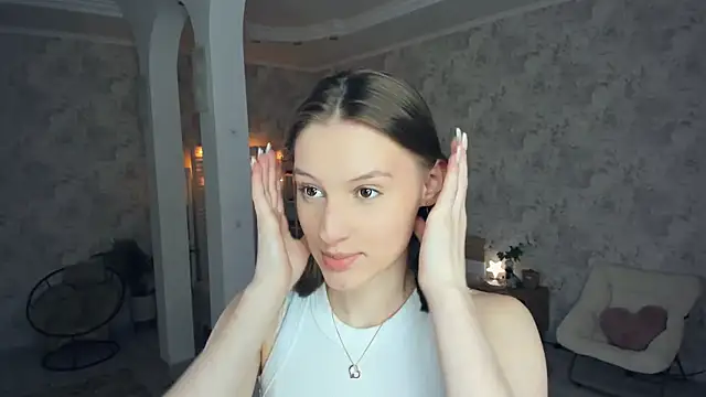 LianneBynon online show from 15, 6, 2026