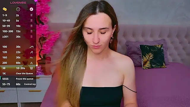 JasminUqueen online show from 12, 6, 2026