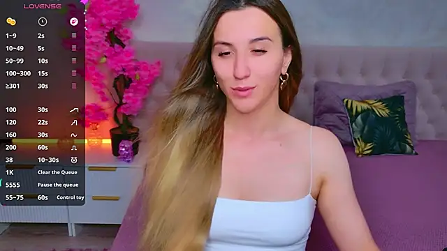 JasminUqueen online show from 17, 6, 2026