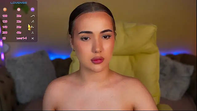 OliviaMoore  online show from 17, 6, 2026