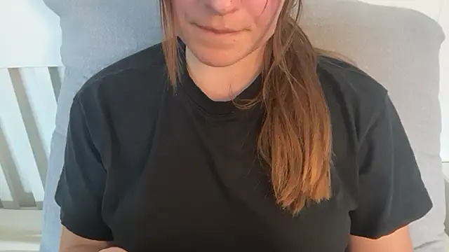 Lucyschickt online show from 11, 6, 2026