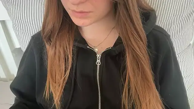 Lucyschickt online show from 15, 6, 2026