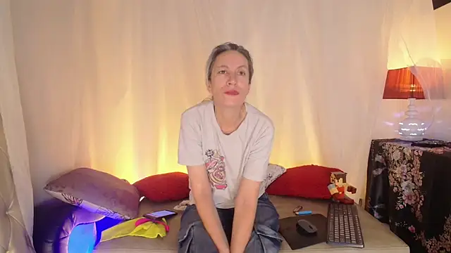 laurasofia45 online show from 14, 6, 2026