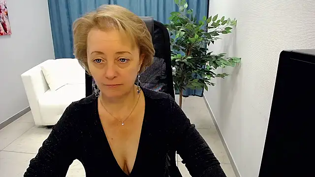 MONA W online show from 10, 6, 2026