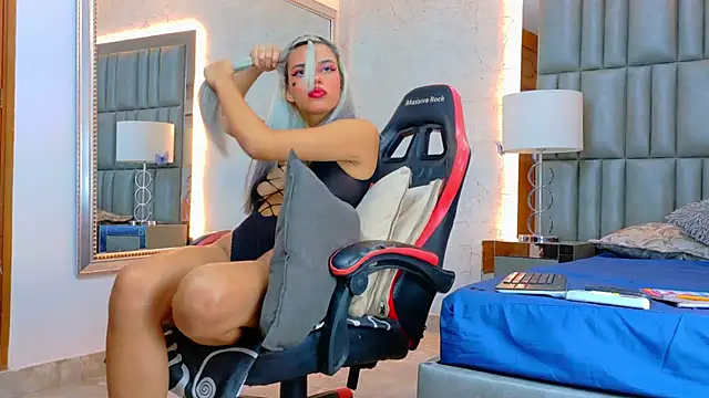 AlanaHouston online show from 30, 6, 2026