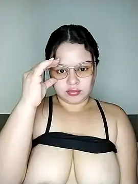 SamanthaStonee online show from 5, 6, 2026