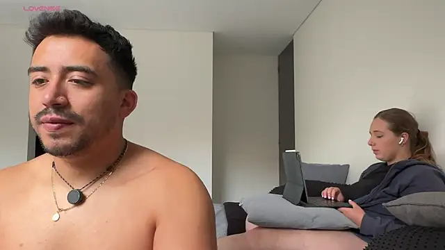 Sofii n Diego online show from 3, 6, 2026