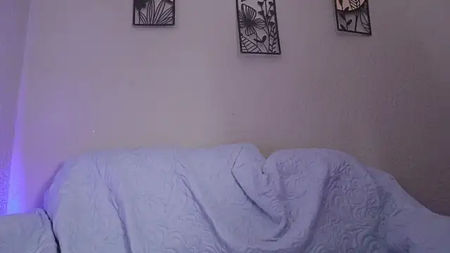 loveegirll1 online show from 18, 6, 2026