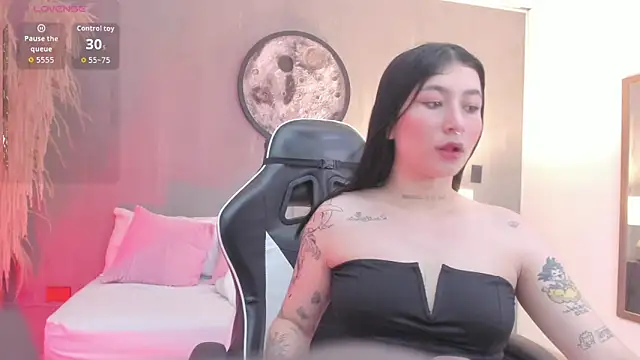 charlottee27  online show from 12, 6, 2026