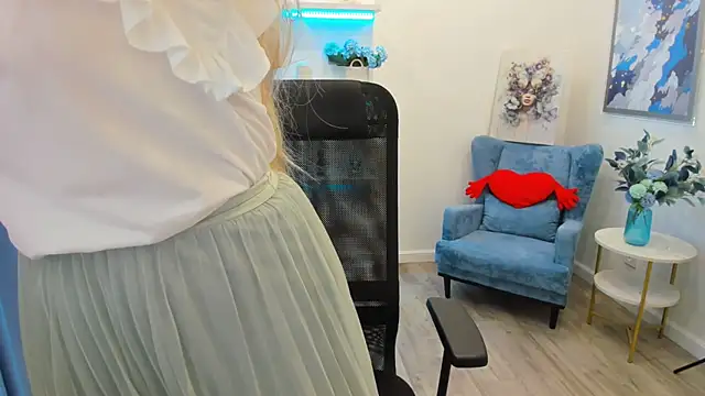 CharlotteKerti online show from 10, 6, 2026