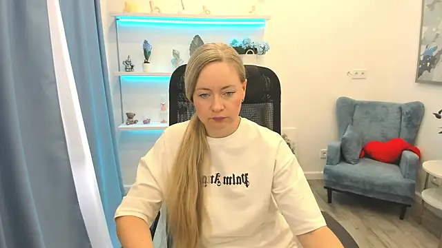CharlotteKerti online show from 17, 6, 2026