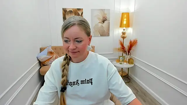 CharlotteKerti online show from 19, 6, 2026