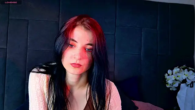 NicoleLuxe online show from 15, 5, 2026