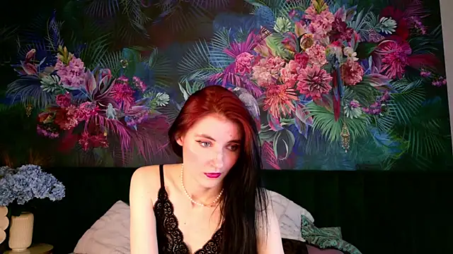 NicoleLuxe online show from 22, 5, 2026