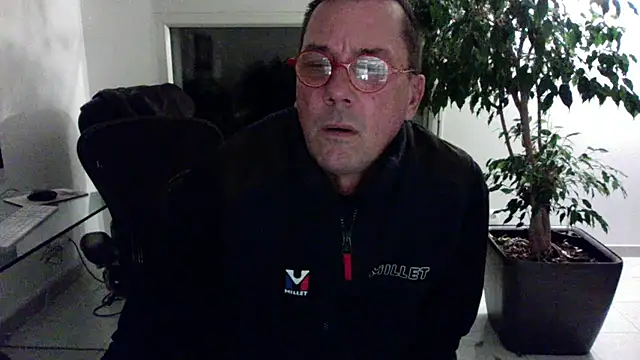 erw4n38 online show from 4, 2, 2026