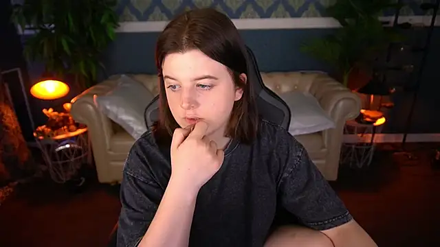 KristiFoxy online show from 8, 6, 2026