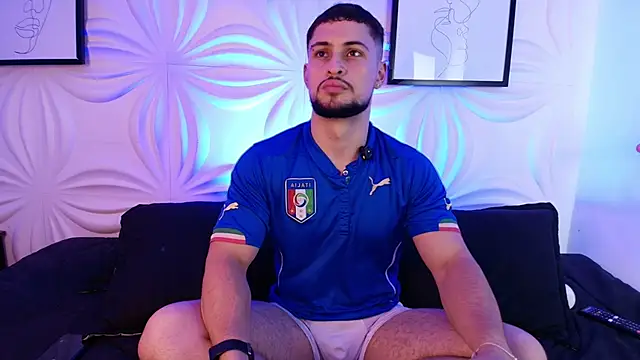 Snapshot of valenssio_moretti chatting on 12, 5, 2026 valenssio moretti online show from 12, 5, 2026