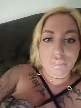 MiaMooly online show from 4, 6, 2026